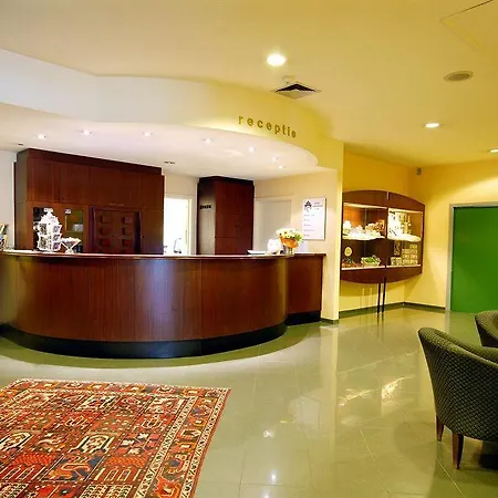 Corsendonk Viane Hotel 3*